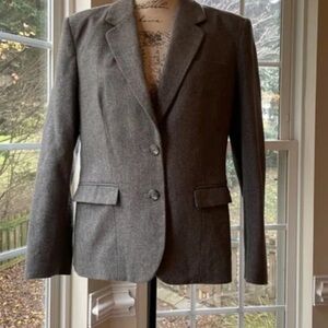 Elegant Women's Gray Blazer